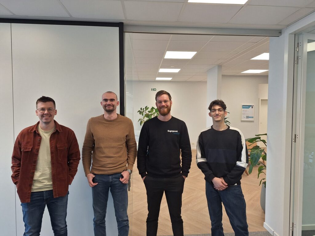 Installation de Martin Anglada en entreprise. Martin et 3 employés et tuteurs