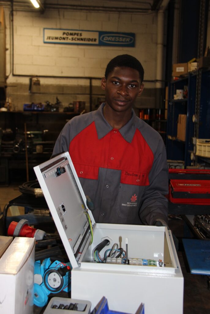Elisha BOATENG électromécanique