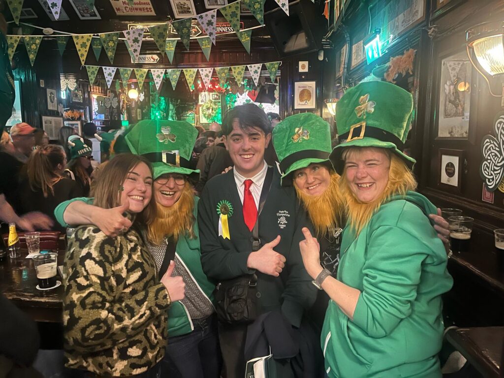 Lena Mendez et Vincent Allemand fêtant la St Patrick à Dublin - mars 2025