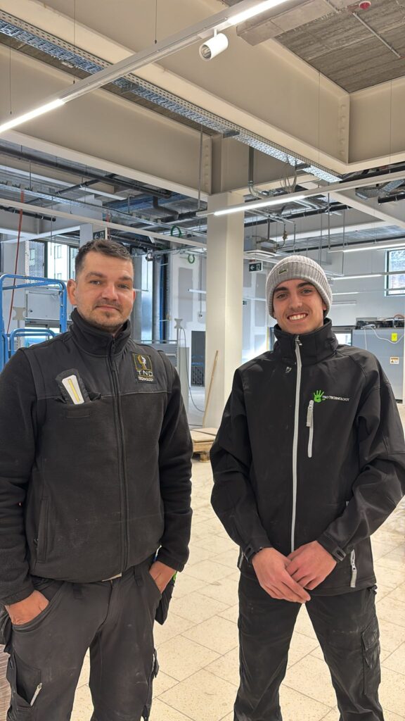 Installation de Marc Basco en entreprise. Stagiaire et tuteur