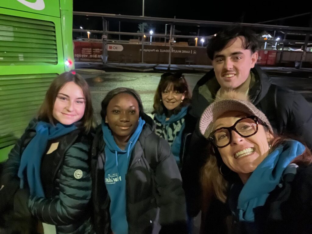 3 trainees from Cork accompanied by Karine Allart-Bouriche, assistant headteacher and teacher, and Martine Cid, teacher
