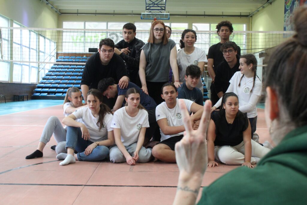 Atelier de danse - Mélanie Selva avec un groupe d'élèves
