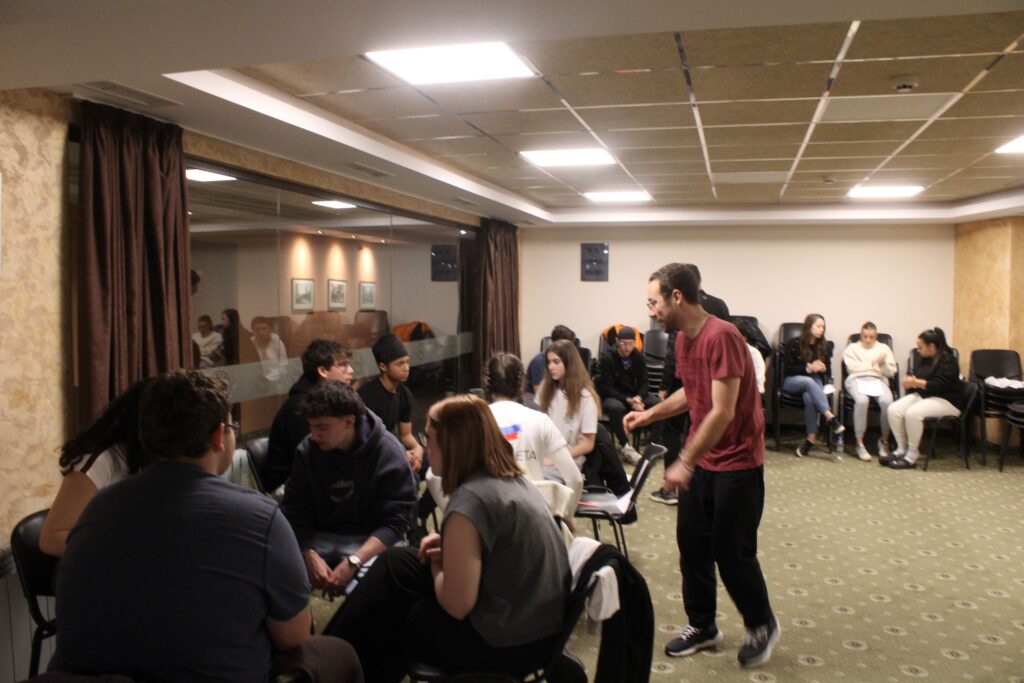 Taller de creación musical - Cyril Baudet Coizet con un grupo de alumnos