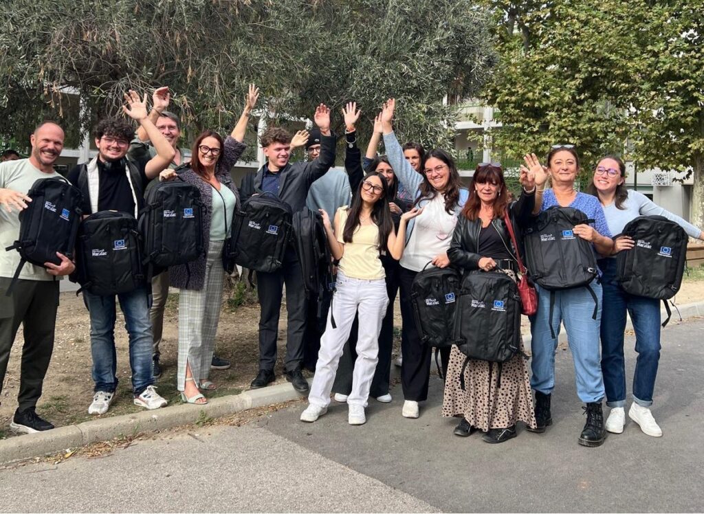 Grupo 1: profesores y alumnos - antes de la decisión sobre la cláusula adicional y la asignación de un presupuesto suplementario.