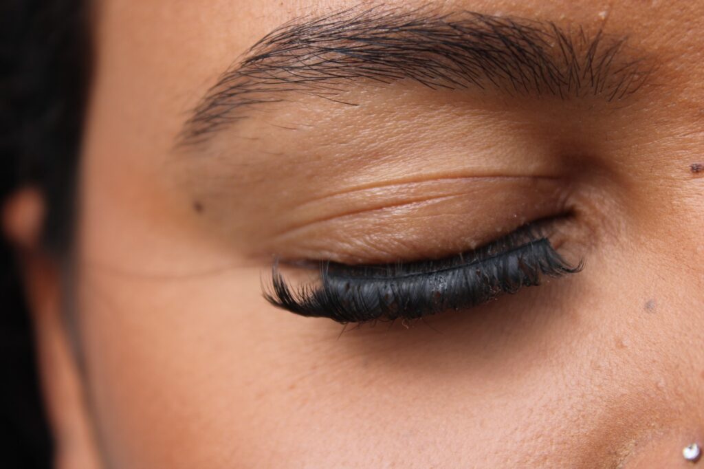 Photography workshop. The body - eyelashes